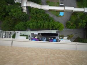 東京都日野市　学校ガラス清掃