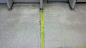 東京都八王子市銀行ＡＴＭコーナー床ワックス剥離清掃２