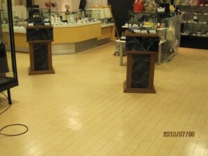 立川市商業施設テナント床剥離清掃