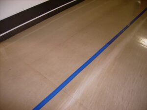 立川市オフィスビル地下廊下剥離清掃