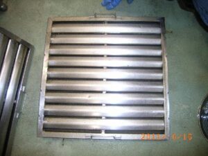 所沢厨房グリスフィルター洗浄