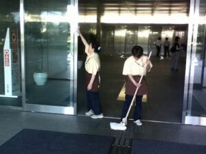 東京都　新宿区　ビジネスオフィスビル　日常清掃