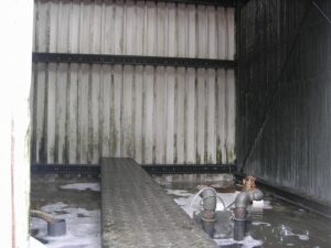 立川市テナントビル　クーリングタワー清掃