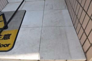 東京都　練馬区　マンション　床面清掃