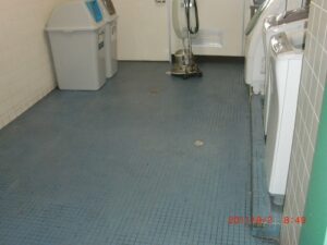 東京都　世田谷区　公共施設　タイル洗浄