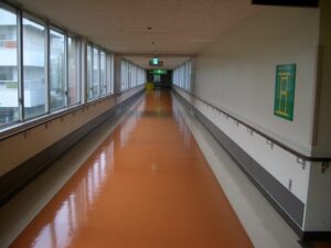 埼玉県　所沢市　施設　通路　床面洗浄