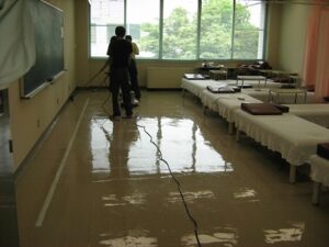 東京都　公共施設　床面洗浄
