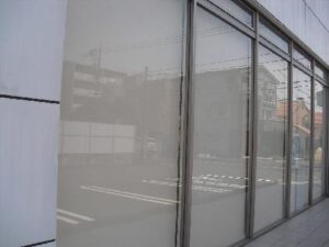 東京都　世田谷区　オフィス　ガラス清掃