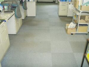 埼玉県　オフィス室　事務所　カーペット洗浄