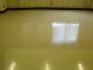 東京都　練馬区　事務所　倉庫　弾性床清掃