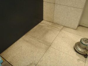 東京都　世田谷区　ビル内　自動販売機跡　石洗浄