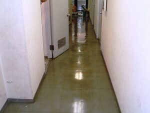 立川市　オフィスビル　床面剥離清掃
