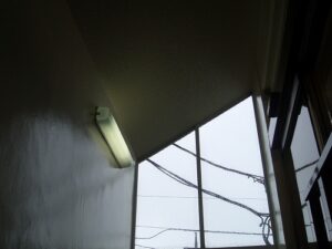 東京都東大和市　歯科クリニック　害虫駆除捕虫器（捕虫機）設置　　（ビル管理部）