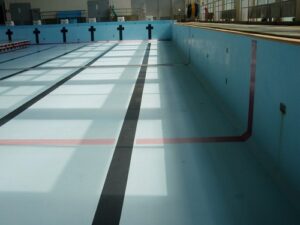 埼玉県　所沢市　運動スポーツ施設　プール清掃