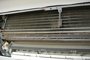 東京都台東区 ホテル空調室内機 強アルカリイオン水を使用したエアコン内部洗浄