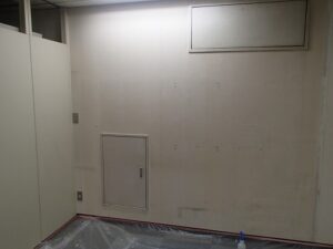 東京都　板橋区　事務所オフィス壁紙クリーニング