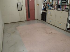 東京都　大学研究室　床面剥離洗浄ワックス添付作業