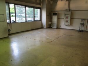 東京都　八王子市　大学　研究室　掃除（剥離）