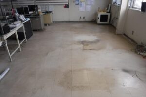 埼玉県倉庫オフィス床剥離洗浄