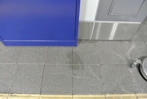 インターロッキングのシミ抜き洗浄