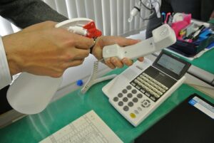 強アルカリイオン電解水による電話機の掃除（清掃）・除菌　　東建社　東京　